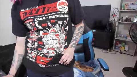 Snapshot of neeko_lol_ chatting on 12-16-25, 06:46 Geek Nicole im Neeko UwU online show from 12-16-25, 06:46