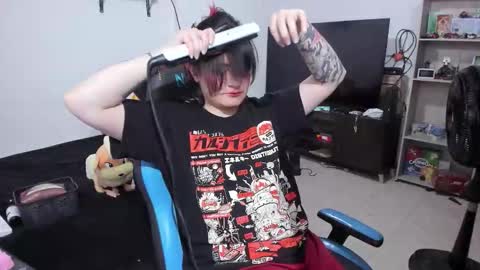 Snapshot of neeko_lol_ chatting on 01-11-26, 03:17 Geek Nicole im Neeko UwU online show from 01-11-26, 03:17