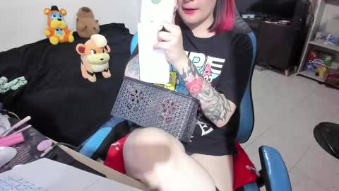 Snapshot of neeko_lol_ chatting on 01-18-26, 09:07 Geek Nicole im Neeko UwU online show from 01-18-26, 09:07