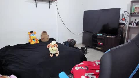 Snapshot of neeko_lol_ chatting on 01-19-26, 04:11 Geek Nicole im Neeko UwU online show from 01-19-26, 04:11