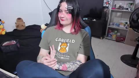 Snapshot of neeko_lol_ chatting on 02-10-26, 01:59 Geek Nicole im Neeko UwU online show from 02-10-26, 01:59