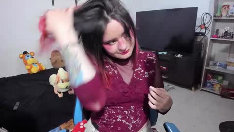 Snapshot of neeko_lol_ chatting on 02-13-26, 03:52 Geek Nicole im Neeko UwU online show from 02-13-26, 03:52