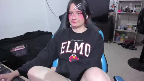 Snapshot of neeko_lol_ chatting on 02-24-26, 01:42 Geek Nicole im Neeko UwU online show from 02-24-26, 01:42