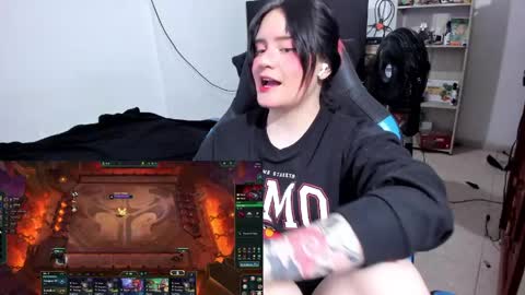 Snapshot of neeko_lol_ chatting on 03-01-26, 01:51 Geek Nicole im Neeko UwU online show from 03-01-26, 01:51