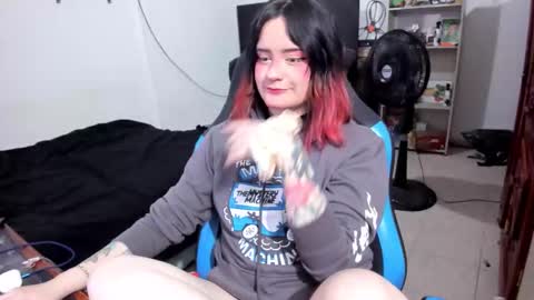 Snapshot of neeko_lol_ chatting on 03-03-26, 01:56 Geek Nicole im Neeko UwU online show from 03-03-26, 01:56