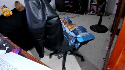 Snapshot of neeko_lol_ chatting on 04-09-26, 01:05 Geek Nicole im Neeko UwU online show from 04-09-26, 01:05