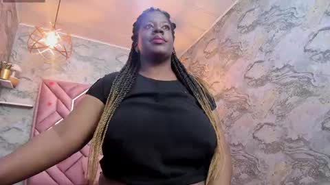 Snapshot of neffertiry_ebonny chatting on 05-17-26, 05:31 Nefer online show from 05-17-26, 05:31
