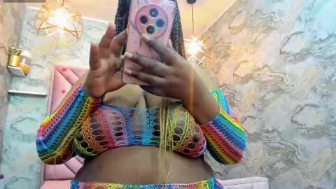 Snapshot of neffertiry_ebonny chatting on 05-25-26, 08:15 Nefer online show from 05-25-26, 08:15