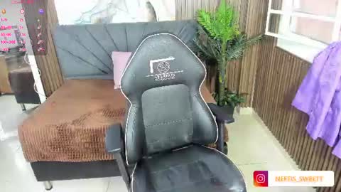 Snapshot of neftis_tay chatting on 07-10-26, 07:05 NEFTIS online show from 07-10-26, 07:05