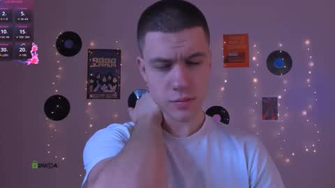 neo_raze_ online show from 03-08-26, 09:29