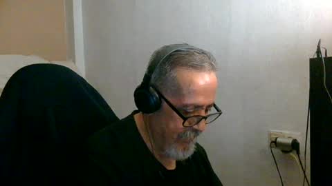 Snapshot of neron401 chatting on 06-21-26, 12:35 neron401 online show from 06-21-26, 12:35