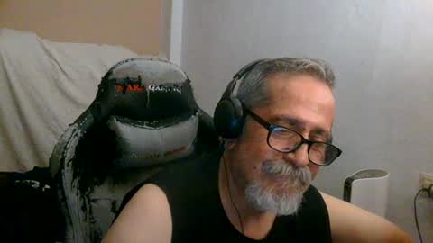 Snapshot of neron401 chatting on 07-10-26, 03:44 neron401 online show from 07-10-26, 03:44