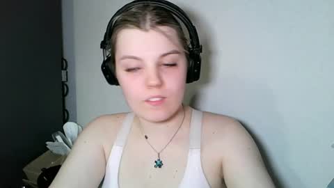 Snapshot of never_enoughh chatting on 06-18-26, 06:23 never_enoughh online show from 06-18-26, 06:23