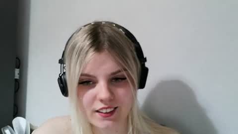 Snapshot of never_enoughh chatting on 06-25-26, 05:17 never_enoughh online show from 06-25-26, 05:17
