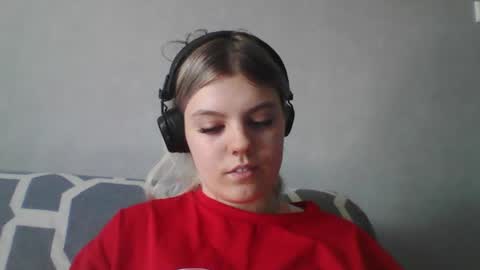 Snapshot of never_enoughh chatting on 07-18-26, 09:13 never_enoughh online show from 07-18-26, 09:13