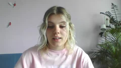 Snapshot of never_enoughh chatting on 07-21-26, 07:00 never_enoughh online show from 07-21-26, 07:00