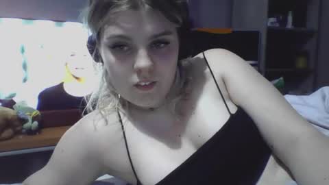Snapshot of never_enoughh chatting on 07-27-26, 08:38 never_enoughh online show from 07-27-26, 08:38