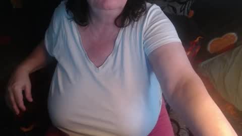 Snapshot of new_milf chatting on 06-20-26, 02:58 Lilly online show from 06-20-26, 02:58