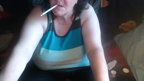 Snapshot of new_milf chatting on 06-25-26, 03:17 Lilly online show from 06-25-26, 03:17