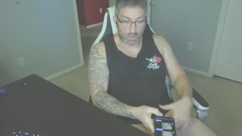 Snapshot of newevo chatting on 06-03-26, 10:04 newevo online show from 06-03-26, 10:04