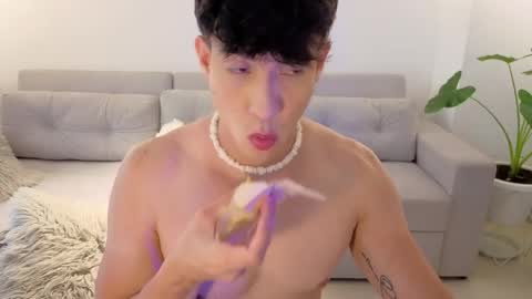   online show from 05-08-26, 07:52