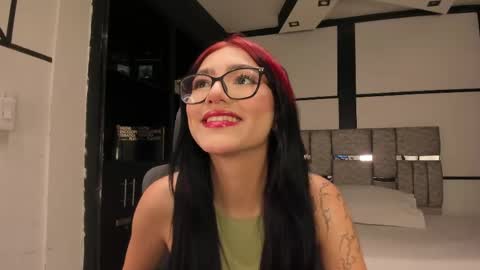 nezukoo_1 online show from 05-26-26, 08:49