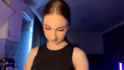 Kate Ng online show from 04-12-26, 01:16