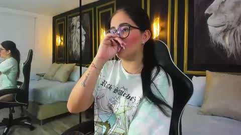 N I A online show from 10-24-25, 02:57