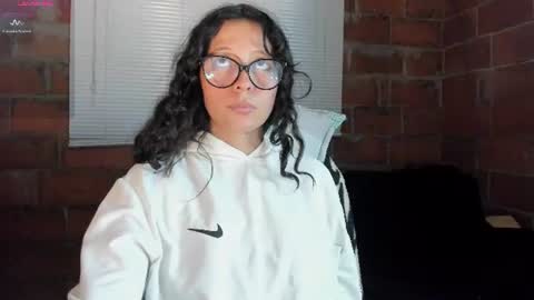 Snapshot of nice_day_ chatting on 07-10-26, 01:21 day online show from 07-10-26, 01:21