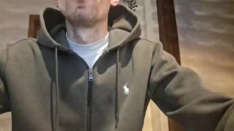 nick194207 online show from 12-17-25, 08:26