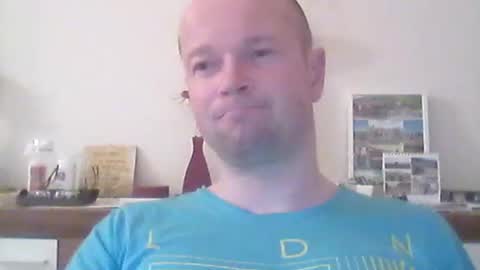 nick1990b online show from 05-07-26, 06:24