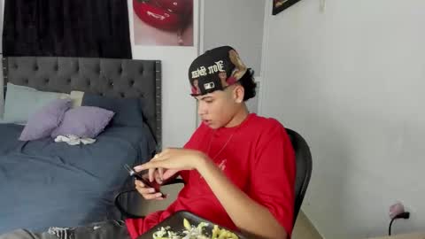 Snapshot of nick_master2 chatting on 04-06-26, 04:32 nick_master2 online show from 04-06-26, 04:32