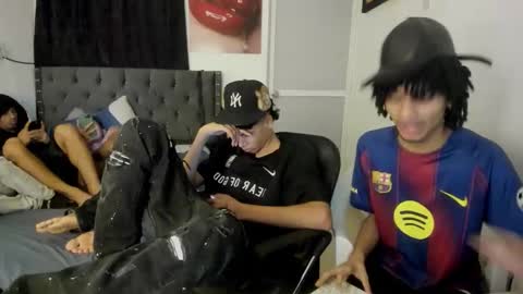 Snapshot of nick_master2 chatting on 04-11-26, 07:45 nick_master2 online show from 04-11-26, 07:45