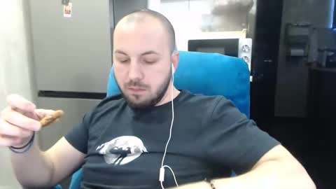 Julian online show from 03-18-26, 11:19