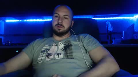 Julian online show from 04-08-26, 10:21