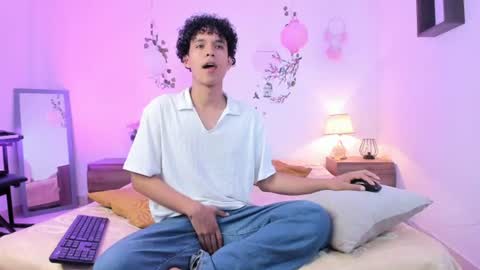 Snapshot of nickolas_moon chatting on 07-19-26, 06:00 Nickolas Muoz online show from 07-19-26, 06:00