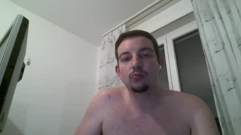 Snapshot of nico0205k chatting on 06-18-26, 01:06 nico0205k online show from 06-18-26, 01:06