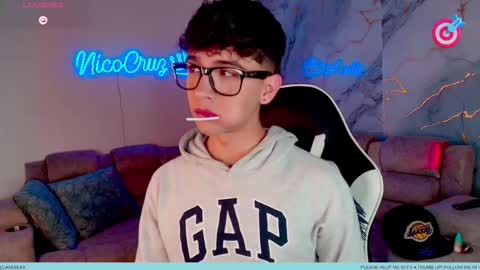 Snapshot of nico_cruz chatting on 02-25-26, 10:52 nico online show from 02-25-26, 10:52