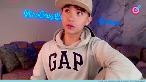 Snapshot of nico_cruz chatting on 02-28-26, 10:44 nico online show from 02-28-26, 10:44