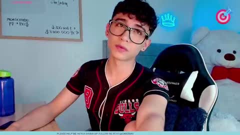 Snapshot of nico_cruz chatting on 03-21-26, 09:18 nico online show from 03-21-26, 09:18