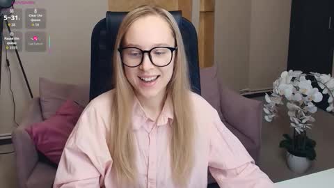 Nicoletta online show from 11-30-25, 07:18