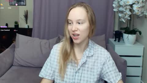 Nicoletta online show from 01-18-26, 06:55