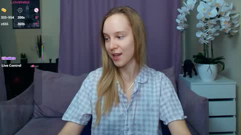 Nicoletta online show from 03-27-26, 06:40