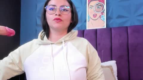 Nicole online show from 05-15-26, 11:45