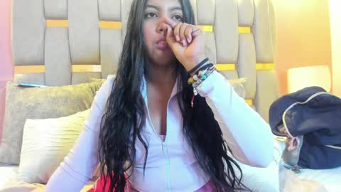 Snapshot of nicolee_fisherr chatting on 04-10-26, 06:18 nicolee_fisherr online show from 04-10-26, 06:18