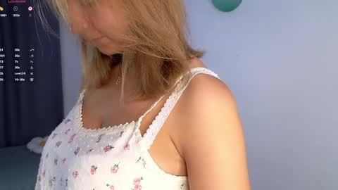 Nicole online show from 04-05-26, 06:49