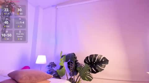 nicolle_evanss_ online show from 03-28-26, 05:07