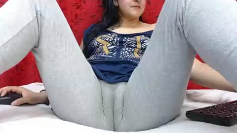 NICOLLE online show from 07-08-26, 10:58