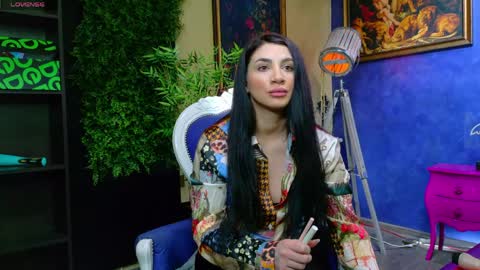 Nicolle online show from 04-11-26, 08:51