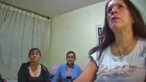 nicoltatiana_ online show from 10-15-25, 11:49
